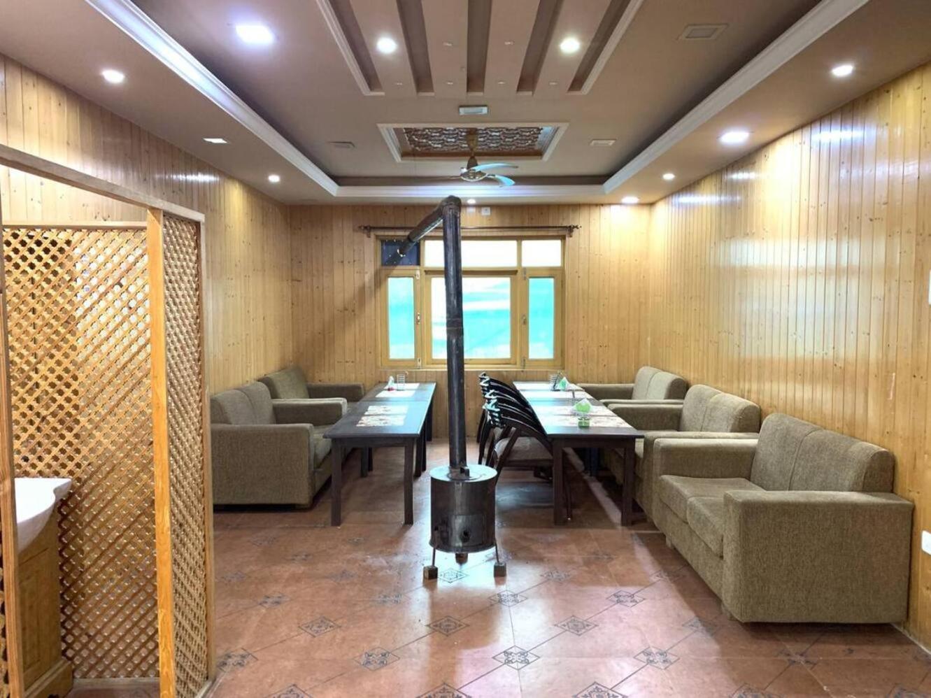 Nasheman Resorts Σριναγκάρ Εξωτερικό φωτογραφία